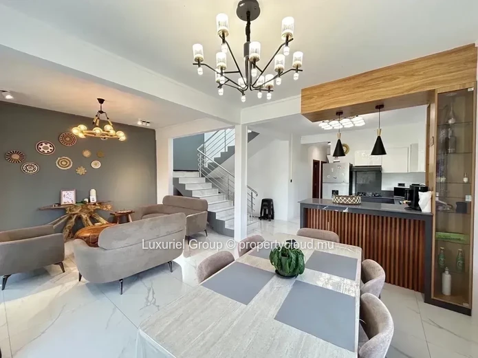 Modern Contemporary Villa For Rent – Sottise