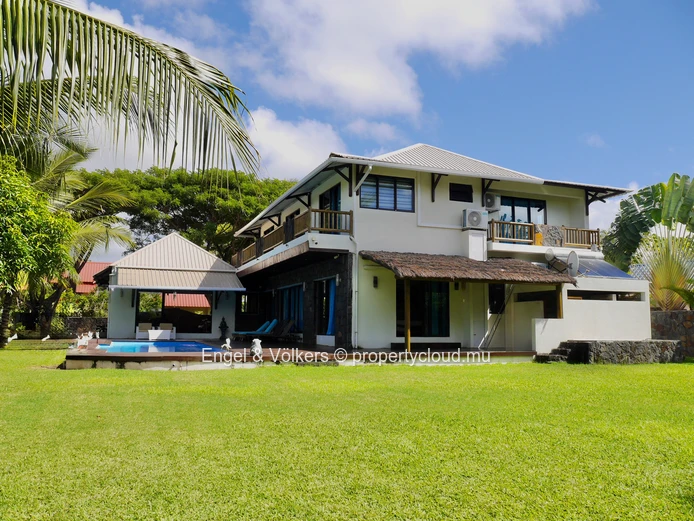 Exceptional Luxury Villa in Poste de Flacq