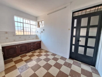 6 Bedroom House