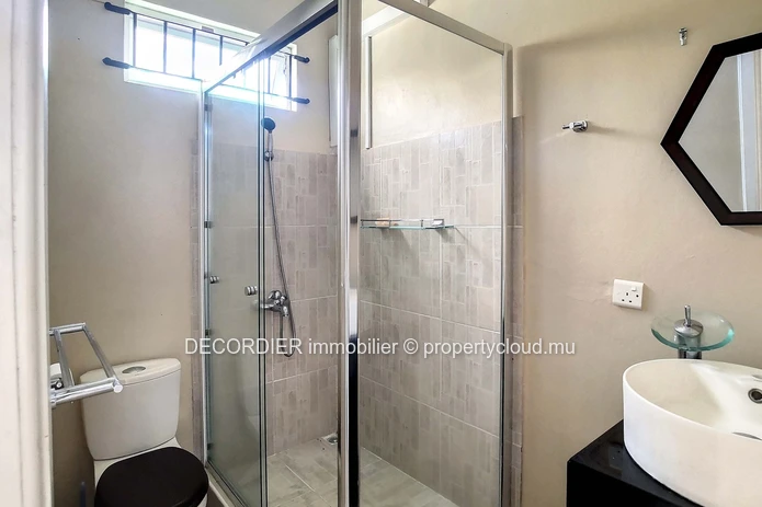 House in a secure residence with private pool