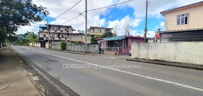 Semi furnished house for sale at royal road Montagne Blanche