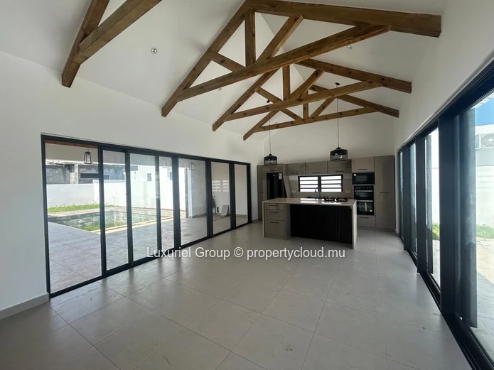 Stylish Modern Villa, Pool and Garden
