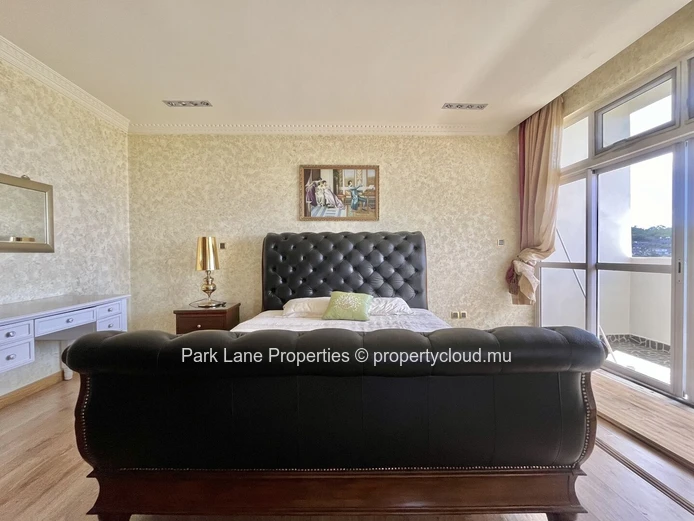 Penthouse de luxe 4 Chambres avec terrasse panoramique à Curepipe