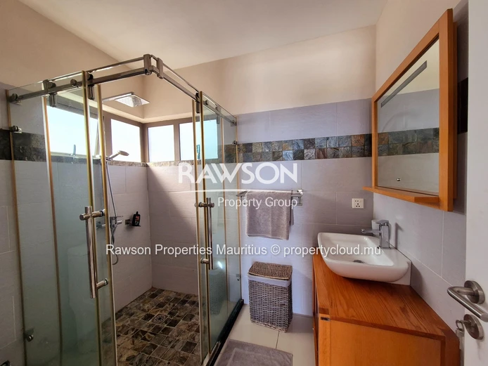 Duplex de luxe 3 chambres à louer à Tamarin | Vue mer et montagne | 200 m² spacieux