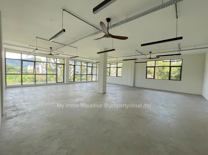 New office Moka Business Park