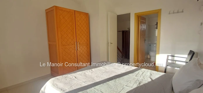 3-bedroom triplex with sea and mountain views - Sold furnished and equipped