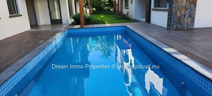 Furnished Apartment On The First Floor Walking Distance To The Beach In Pereybere - Mauritius