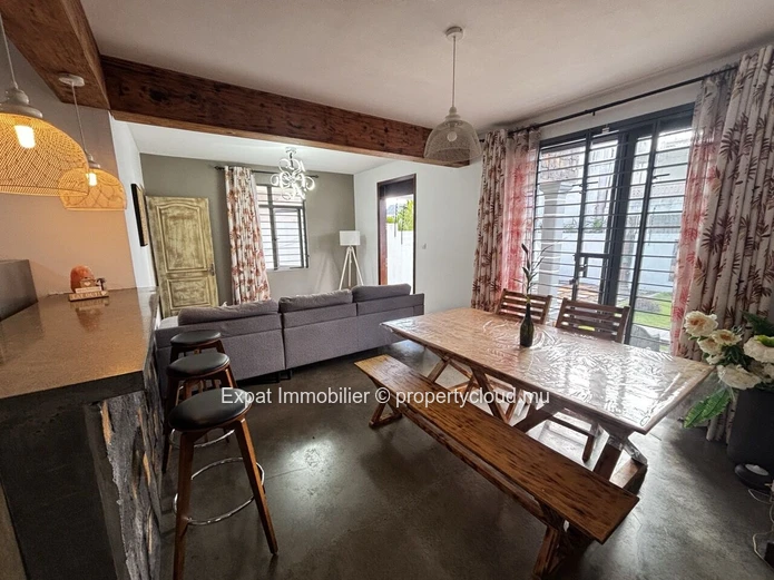 Maison 4 À 5 Chambres À Proximité Immédiate De La Plage - Trou Aux Biches