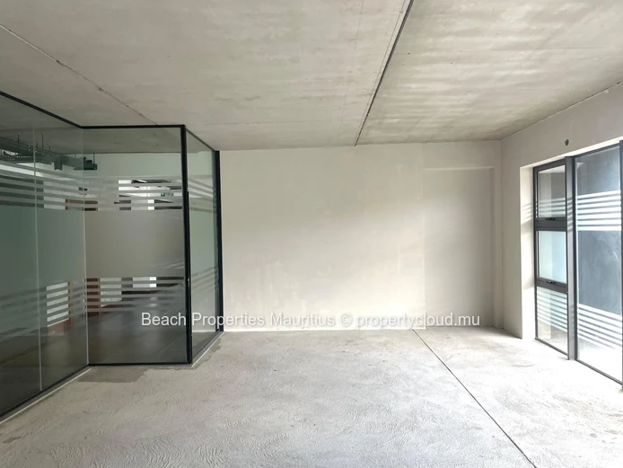 54 m² Core & Shell Office for Rent | Balcony, Mountain View, Tamarin