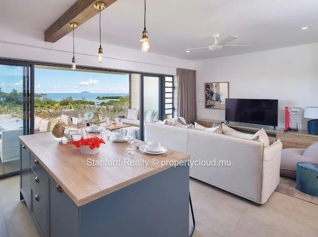 Stunning Beachfront 3 bedroom Apartment for Rent in St Antoine
