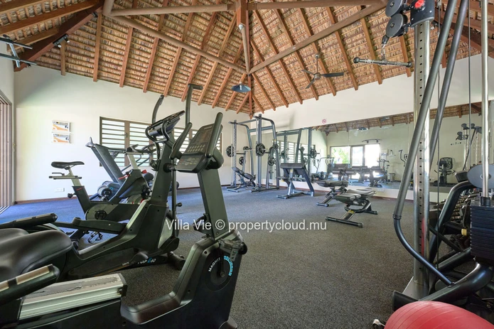 Péreybère - Bel appartement de 2 chambres fraichement rénové avec piscine commune, spa et gym