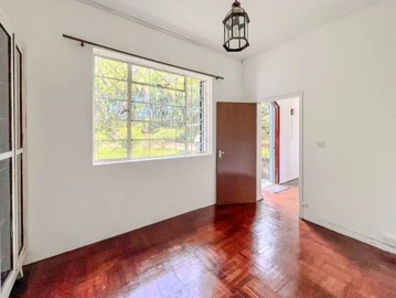 6 Bedroom House
