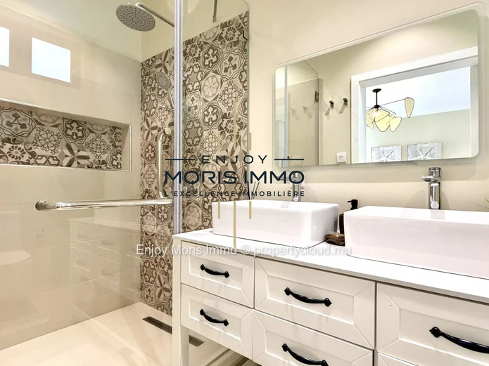 Modern villa for rent in Calodyne – Mauritius – 300 m from the beach