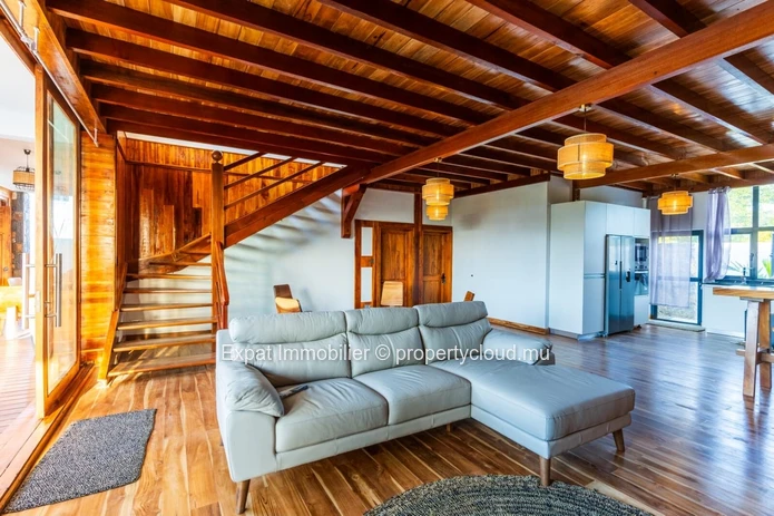 Tropical Villa With 4 Suites, Panoramic Rooftop Terrace And Swimming Pool – Grand Baie