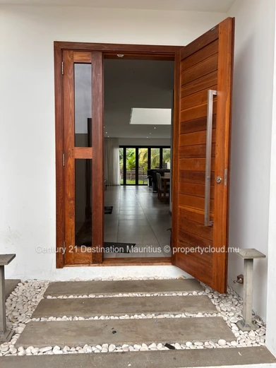 Villa familiale luxueuse en duplex -4 chambres en suite 