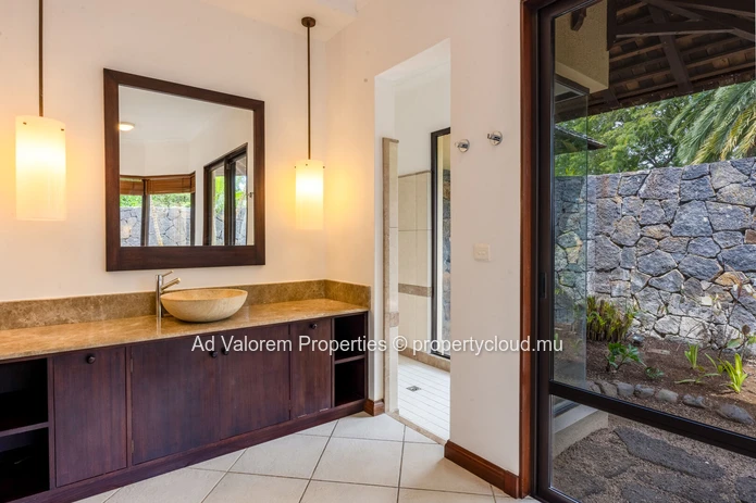 ? À Vendre – Villa D’Exception À Tamarina ?