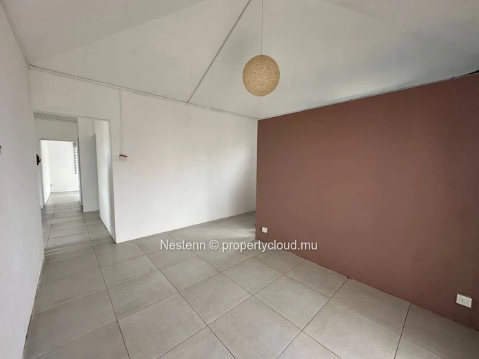  Belle Maison Semi-Meublée dans un Quartier Paisible  