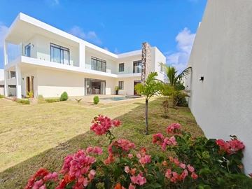 5 Bedroom Villa