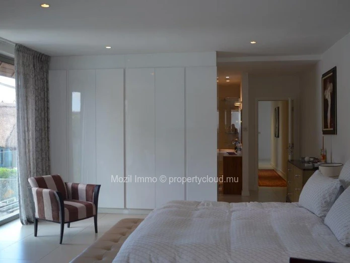 Duplex Villa with 5 en-suite bedrooms, in a Marina, Black River