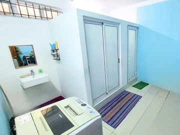 6 Bedroom House