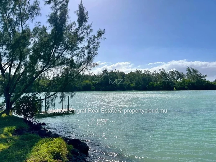 Mauritius - Duplex 3 bedrooms in secure residence in Grand Bay