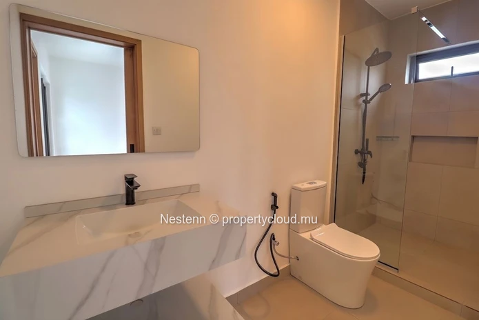 Maison moderne neuve avec piscine à Grand Baie