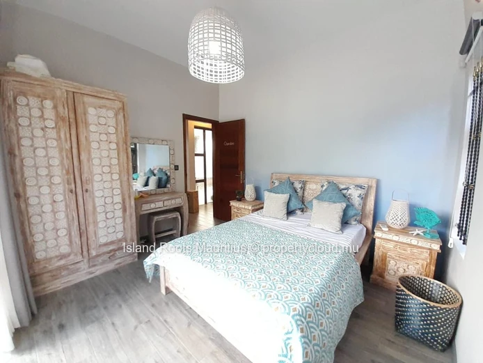 Grande maison de 4 chambres non loin de Mont Choisy Le Golf.