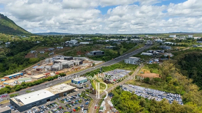 BAGATELLE - Commercial plot for sale - 2531 sqm