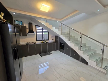 4 Bedroom Villa
