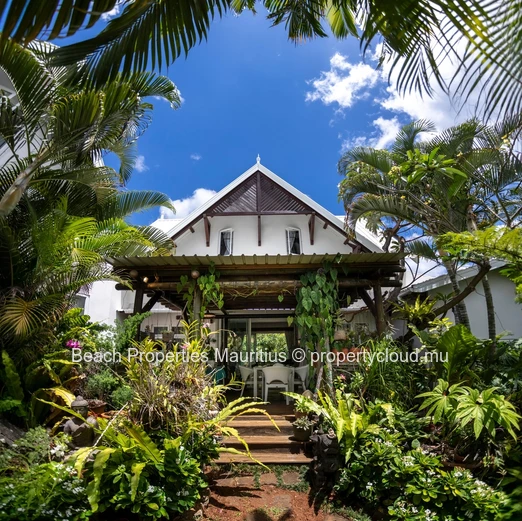 Tropical Family Home in Tamarin