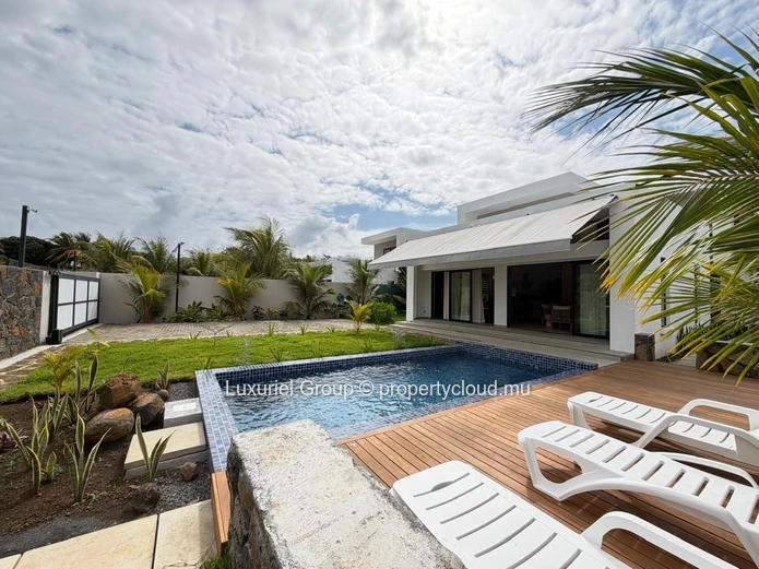 Contemporary Villa For Rent In Grand Gaube – Private Pool & Tranquil Setting