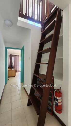Duplex pieds dans l'eau à louer entièrement meublé à Belle Mare – 3 chambres avec piscine commune