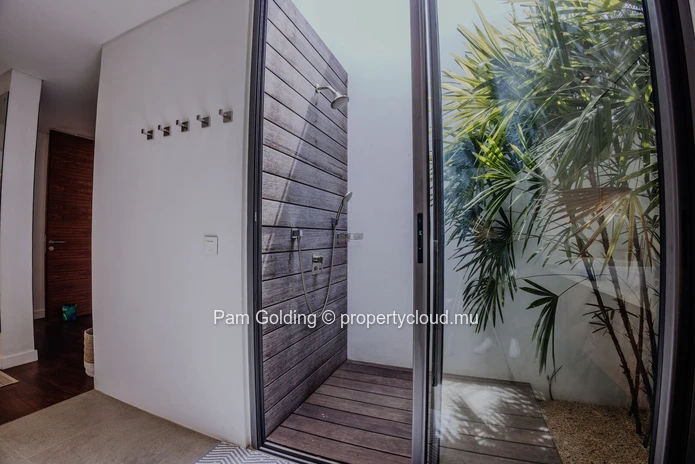 Villa de luxe en bord de mer avec piscine privée à Les Salines Rivière Noire, 3 chambres en suite
