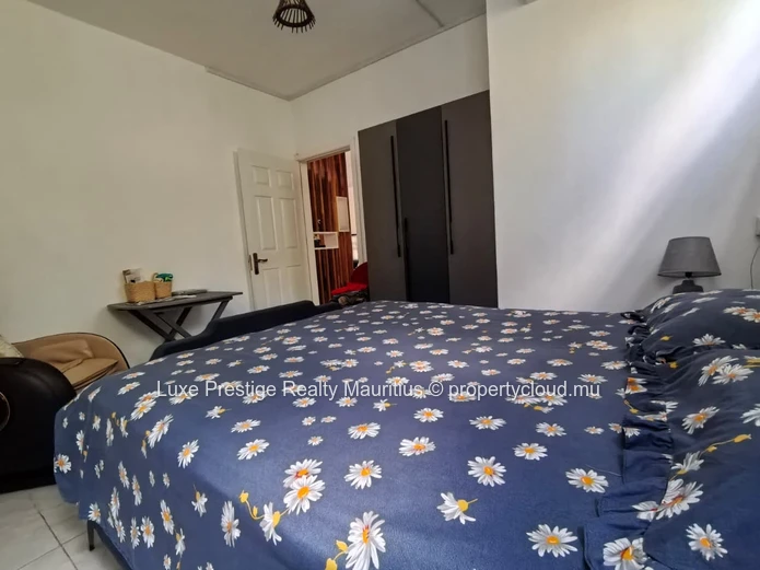 Appartement meublé 3 chambres en rez-de-chaussée à Mont Choisy – 10 minutes à pied de la plage  Rs 45 000 par mois | ...