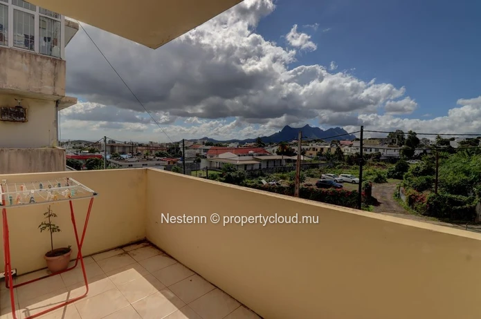 Furnished apartment with mountain views in a secure residence