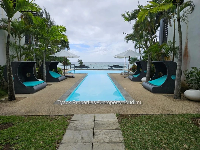 Penthouse en Bord de Mer avec Vue Imprenable – Pointe aux Biches