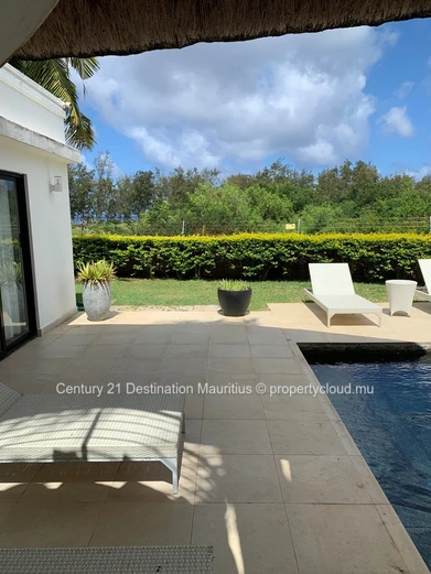 Location d'Exception : Chef-d'Œuvre Architectural au Domaine Mon Île