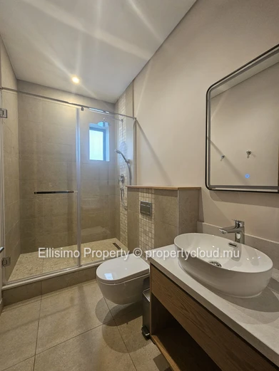 À LOUER - Superbe appartement de 3 chambres avec salle de bains privative à Belle Vue (à côté de Hillside)