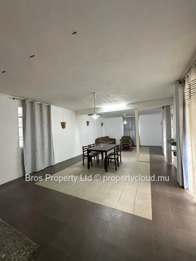 Maison à louer à Verger Les Bains, Pointe aux Sables | 30 000 Rs/mois (négociable)