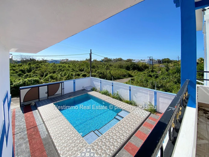 Family home with swimming pool for long-term rent in Grand Gaube, Mauritius
