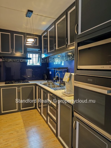 Appartement cosy au 2e étage avec vue montagne et terrasse meublée – Mont Choisy