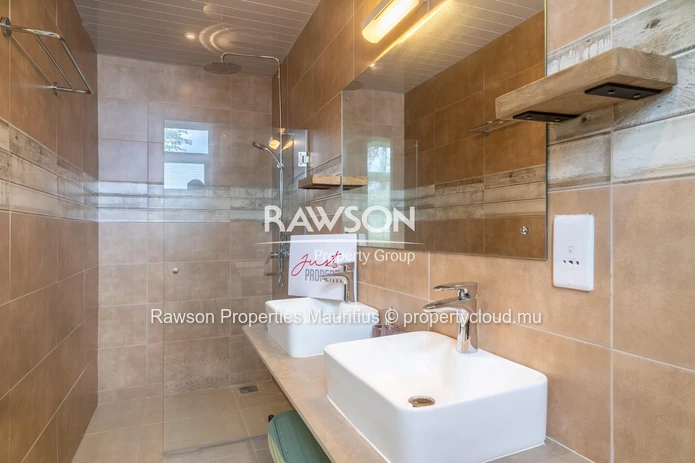 Furnished Apartment | 2 En-Suite Bedrooms | Sea View | Trou D’Eau Douce