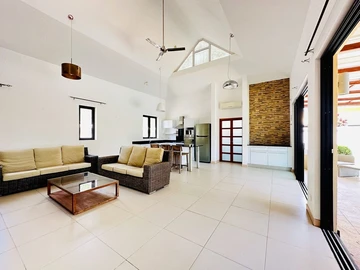 4 Bedroom Villa