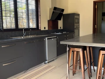 4 Bedroom Villa