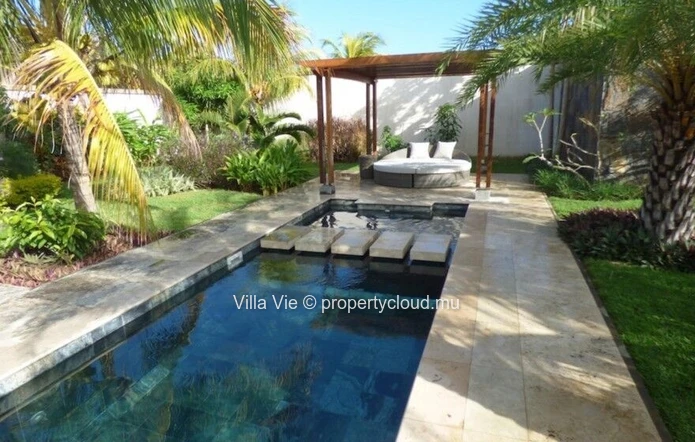 Grand Baie - Modern 3-bedroom villa