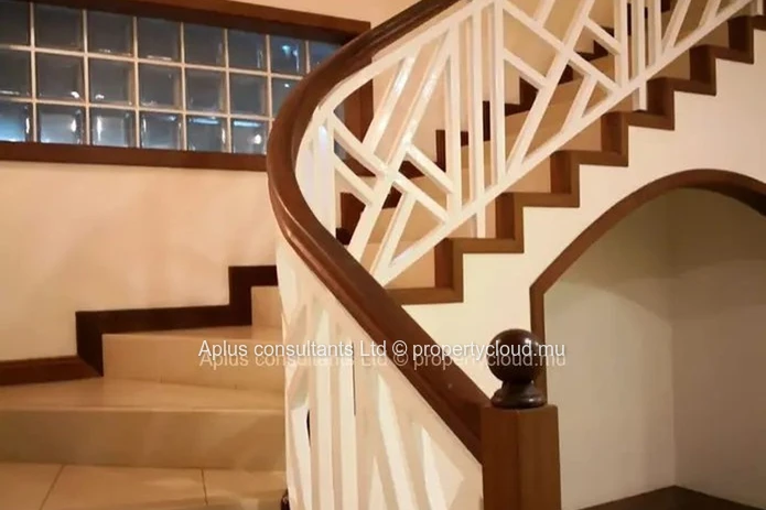 Magnifique maison de 4 chambres à vendre à Beau Bassin, au centre de Maurice