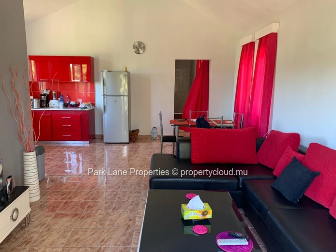 Beau Complexe de 6 appartements
