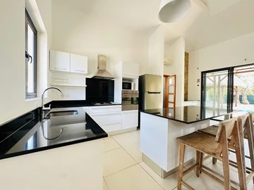 4 Bedroom Villa