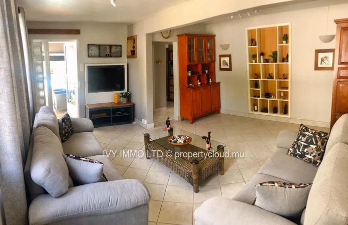 Beachfront House For Rent – Baie Du Tombeau