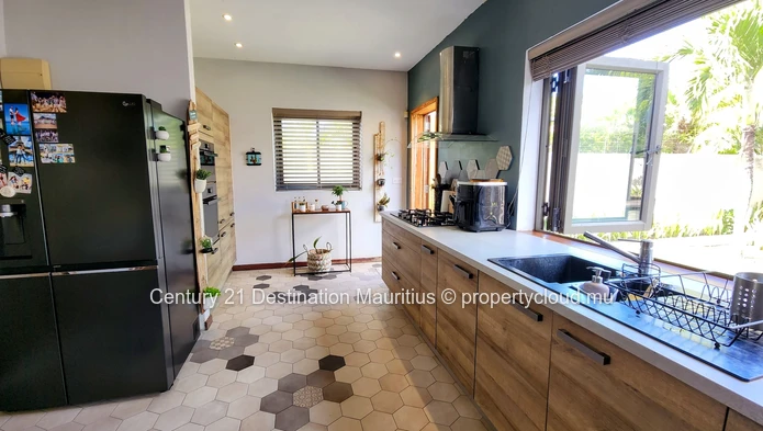Resale Villa | Pereybere | Balinese-Style Architecture | Private Pool